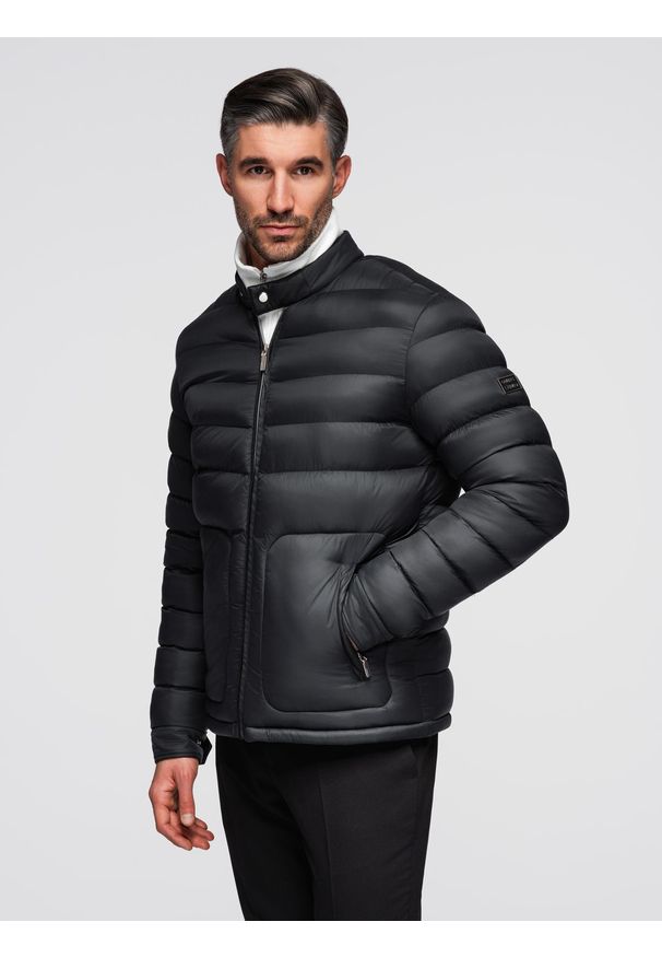Ombre Clothing - Pikowana klasyczna kurtka męska ze stójką – czarna V1 - Rozmiar: M. Okazja: na co dzień. Typ kołnierza: kołnierzyk stójkowy. Kolor: czarny. Materiał: poliester, materiał. Wzór: kolorowy. Styl: klasyczny