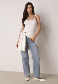 Born2be - Biały Bawełniany Top Bieliźniany z Koronką na Regulowanych Ramiączkach Beralisa. Okazja: na co dzień. Kolor: biały. Materiał: bawełna, koronka. Długość rękawa: na ramiączkach. Wzór: koronka. Sezon: zima, jesień. Styl: casual, klasyczny #3