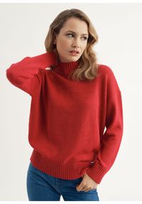 Ochnik - Fuksjowy sweter z golfem damski. Typ kołnierza: golf. Kolor: różowy. Materiał: akryl. Długość: długie
