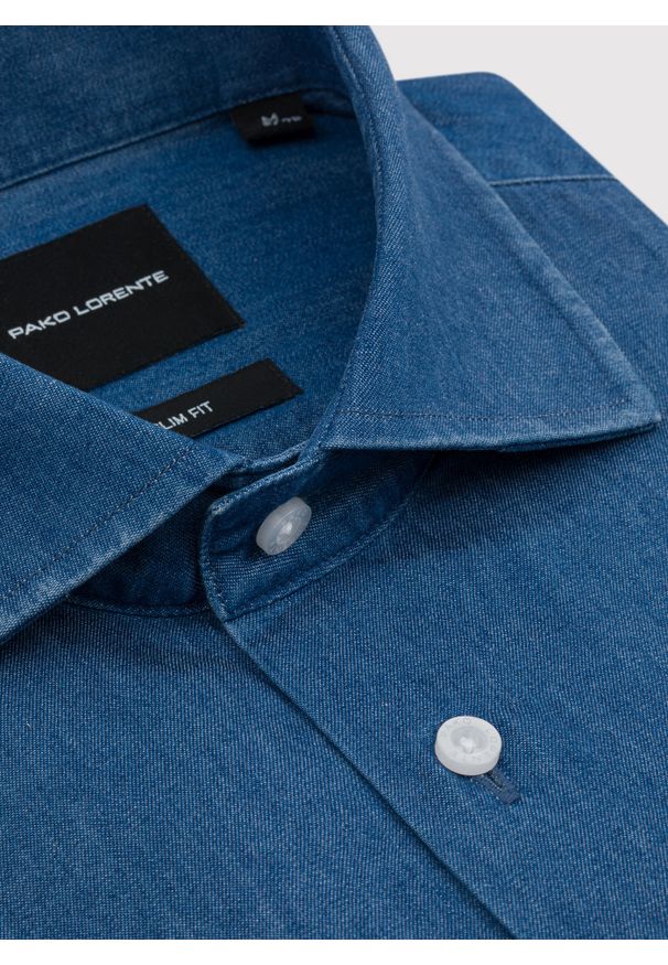 Pako Lorente - PAKO LORENTE - Niebieska koszula jeansowa. Typ kołnierza: kołnierzyk włoski. Kolor: niebieski. Materiał: jeans. Długość rękawa: długi rękaw. Długość: długie. Wzór: gładki