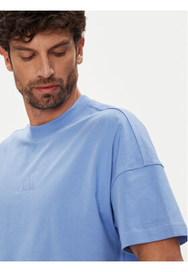 Adidas - adidas T-Shirt ALL SZN JX5084 Niebieski Loose Fit. Kolor: niebieski. Materiał: bawełna