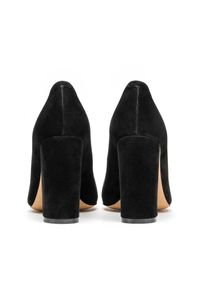 Kazar - Czarne czółenka damskie. Kolor: czarny. Materiał: zamsz. Obcas: na obcasie. Styl: elegancki, klasyczny. Wysokość obcasa: średni #4