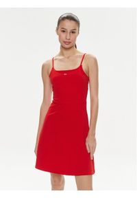 Tommy Jeans Sukienka letnia Essential DW0DW17988 Czerwony Slim Fit. Kolor: czerwony. Materiał: bawełna. Sezon: lato