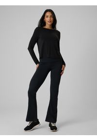 4f - 4F Legginsy z rozszerzanymi nogawkami damskie - czarne M. Okazja: na co dzień. Kolor: czarny. Materiał: skóra, materiał. Styl: casual, elegancki #1