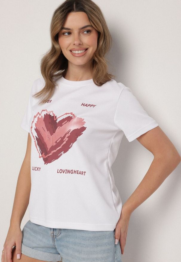 Born2be - Biały T-shirt z Ozdobnym Nadrukiem Palithiela. Okazja: na co dzień. Kolor: biały. Materiał: jeans. Wzór: nadruk. Styl: klasyczny, casual