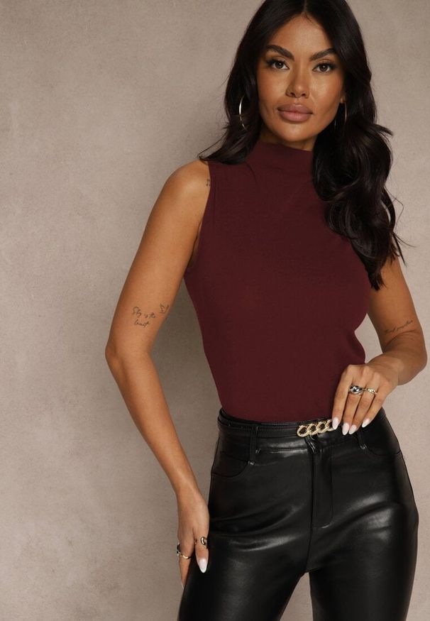 Renee - Bordowy Dopasowany Top z Bawełny z Półgolfem Unellesa. Kolor: czerwony. Materiał: bawełna