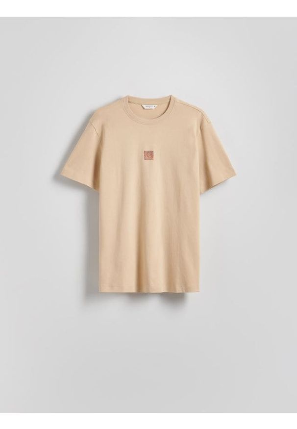 Reserved - T-shirt regular z nadrukiem - beżowy. Kolor: beżowy. Materiał: bawełna, dzianina. Wzór: nadruk