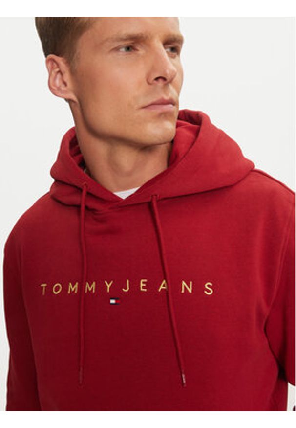 Tommy Jeans Bluza Linear Gold DM0DM20503 Czerwony Regular Fit. Kolor: czerwony. Materiał: bawełna