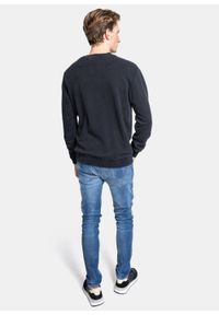 Bluza męska Guess Patch Logo Cn Fleece (M1GQ51K68I1-JBLK). Kolor: czarny. Materiał: materiał, denim, jeans. Sezon: lato. Styl: młodzieżowy #4
