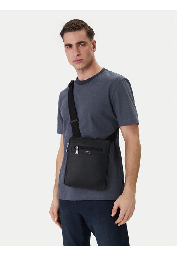 BOSS Saszetka Lewys Envelope 50562933 Czarny. Kolor: czarny. Materiał: skóra