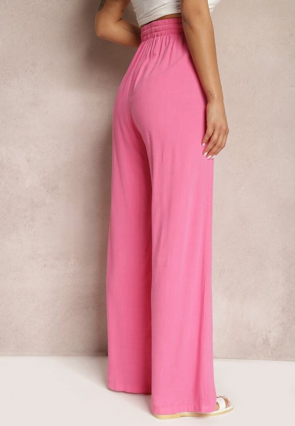 Renee - Ciemnoróżowe Szerokie Spodnie z Wiskozy z Dodatkiem Lnu Delsira. Okazja: na co dzień. Stan: podwyższony. Kolekcja: plus size. Kolor: różowy. Materiał: wiskoza, len. Długość: długie. Styl: elegancki, casual