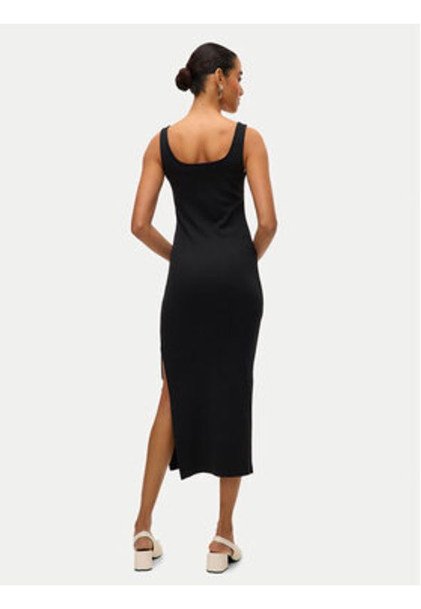Vero Moda Sukienka codzienna Chloe 10325601 Czarny Slim Fit. Okazja: na co dzień. Kolor: czarny. Materiał: bawełna. Typ sukienki: proste. Styl: casual