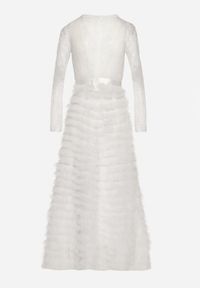 Born2be - Biała Maxi Sukienka Rozkloszowana z Koronkową Górą i Tiulowymi Falbankami Firina. Typ kołnierza: kołnierz z falbankami. Kolor: biały. Materiał: tiul, koronka. Długość: maxi #2