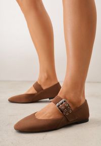 Renee - Jasnobrązowe Balerinki Vices w Stylu Mary Jane ze Skórzaną Wkładką Rilaneia. Okazja: na co dzień. Kolor: brązowy. Materiał: skóra. Wzór: grochy. Styl: casual, klasyczny #5