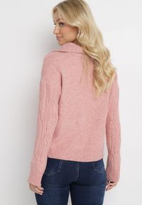 Born2be - Różowy Klasyczny Sweter w Ozdobny Splot Mulls. Kolor: różowy. Materiał: tkanina, dzianina. Wzór: ze splotem. Styl: klasyczny #4