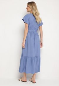 Born2be - Niebieska Wiskozowa Sukienka z Kopertowym Dekoltem z Paskiem Savorlisse. Okazja: na co dzień. Kolor: niebieski. Materiał: wiskoza. Wzór: aplikacja. Typ sukienki: kopertowe. Styl: casual, klasyczny #6