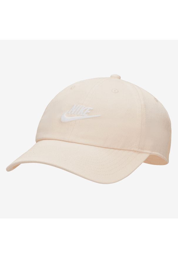 Czapka unisex z daszkiem Nike CLUB. Kolor: pomarańczowy. Sezon: zima