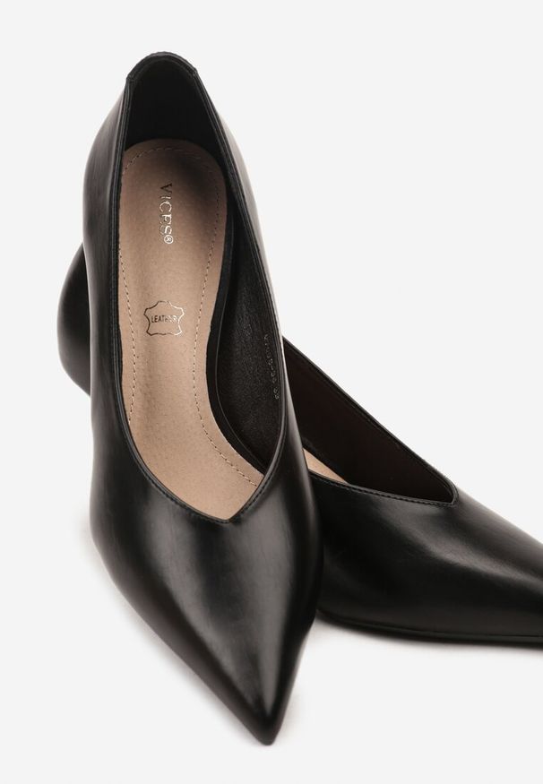 Renee - Czarne Czółenka Vices na Kaczuszce z Wkładką ze Skóry Naturalnej Zaisse. Okazja: do pracy, na spotkanie biznesowe. Kolor: czarny. Materiał: skóra. Obcas: na szpilce. Styl: biznesowy, klasyczny