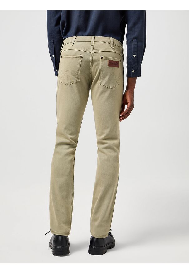 Wrangler - MESKIE SPODNIE WRANGLER GREENSBORO DARK TEA 112362437