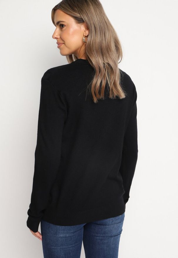 Born2be - Granatowy Sweter z Bawełną Ozdobiony Cyrkoniami Irinaelle. Okazja: na co dzień. Kolor: niebieski. Materiał: bawełna. Wzór: aplikacja. Styl: klasyczny, elegancki, casual