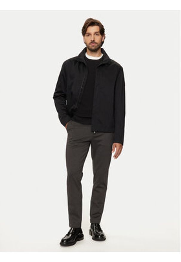Calvin Klein Spodnie materiałowe K10K113647 Szary Comfort Fit. Kolor: szary. Materiał: syntetyk