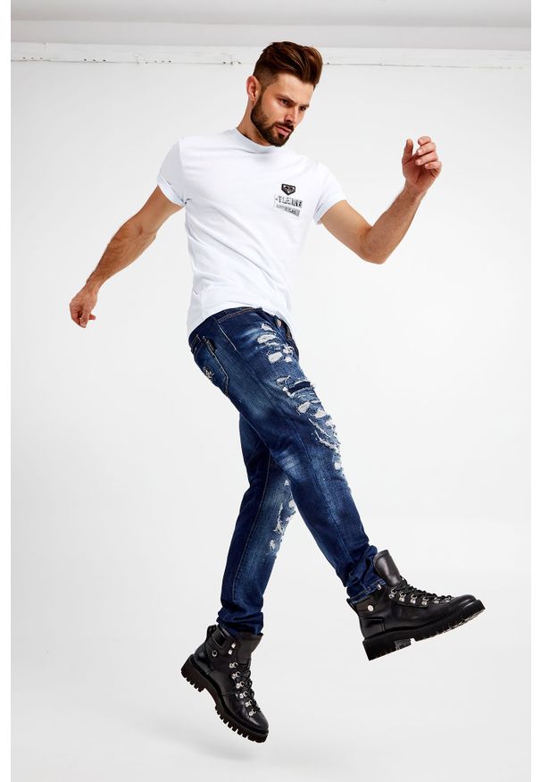 Philipp Plein - T-SHIRT PHILIPP PLEIN. Materiał: skóra. Wzór: napisy, aplikacja, nadruk