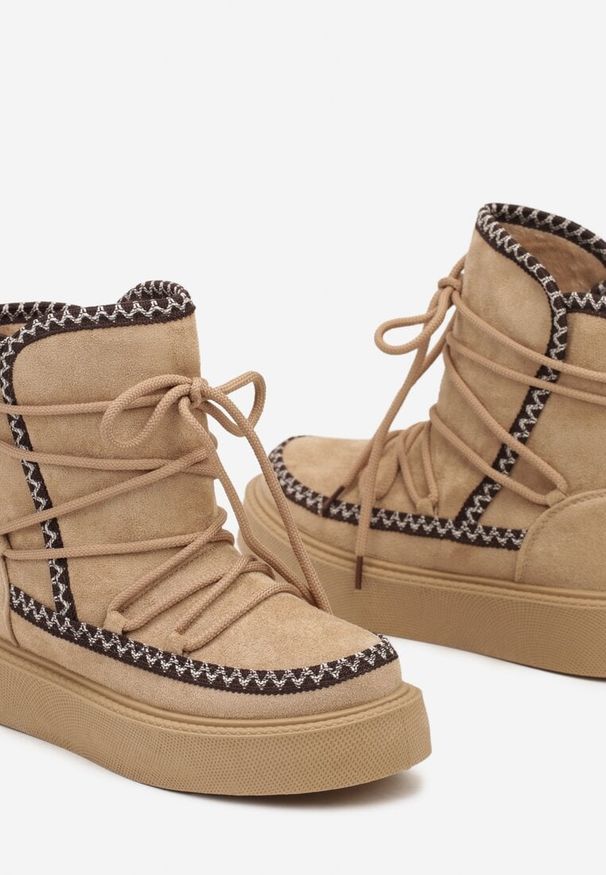 Renee - Ciemnobeżowe Sznurowane Śniegowce na Platformie Coralinia. Okazja: na co dzień. Kolor: beżowy. Materiał: jeans. Sezon: zima. Obcas: na platformie. Styl: elegancki, casual
