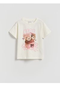 Reserved - Bawełniany t-shirt z nadrukiem - złamana biel. Materiał: bawełna. Wzór: nadruk