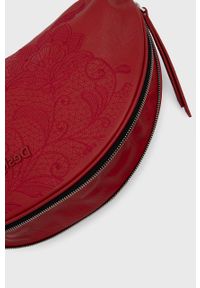 Desigual torebka 22SAXP52 kolor czerwony. Kolor: czerwony. Wzór: haft. Dodatki: z haftem. Rodzaj torebki: na ramię #6