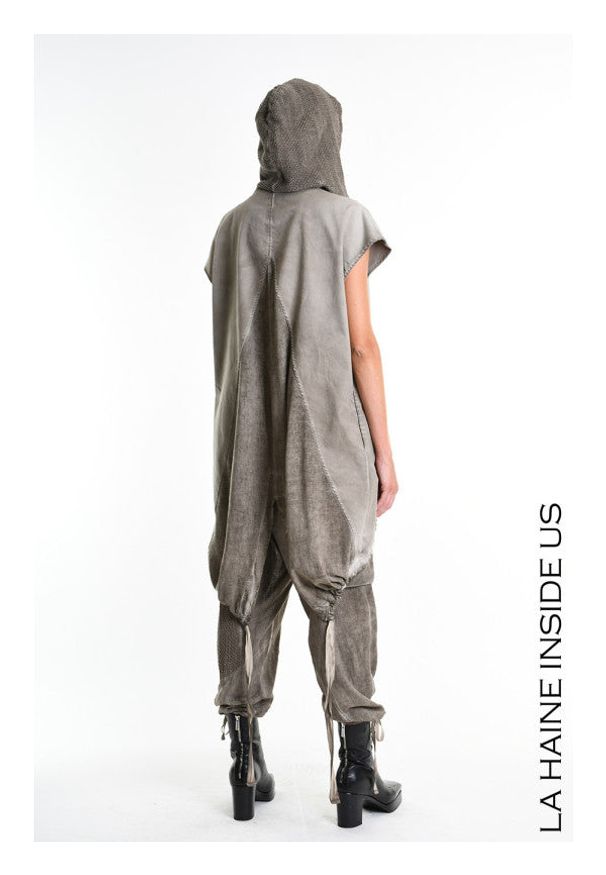 La Haine Inside Us Kamiezelka Unisex | 3B M1273 | Mężczyzna | Brązowy. Okazja: na co dzień. Typ kołnierza: kaptur. Kolor: brązowy. Materiał: bawełna. Długość: długie. Wzór: aplikacja. Styl: elegancki, casual