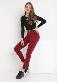 Born2be - Bordowe Spodnie Skinny Aeliyah. Kolor: czerwony. Materiał: polar. Długość: długie. Wzór: aplikacja #3