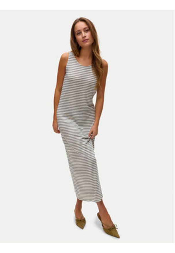 Vero Moda Sukienka codzienna Gina 10327658 Beżowy Regular Fit. Okazja: na co dzień. Kolor: beżowy. Materiał: wiskoza. Typ sukienki: proste. Styl: casual