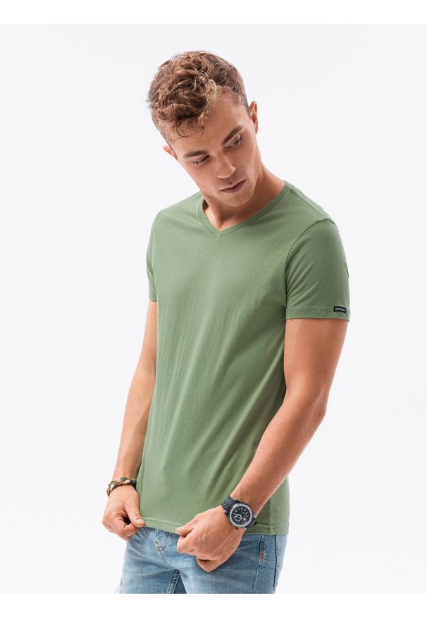 Ombre Clothing - Klasyczna męska koszulka z dekoltem w serek BASIC - jasnozielony V11 - Rozmiar: S. Typ kołnierza: dekolt w serek. Kolor: zielony. Materiał: jeans, bawełna. Długość: krótkie. Styl: klasyczny
