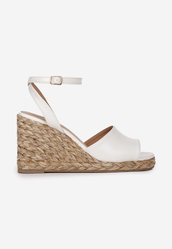 Renee - Białe Sandały na Koturnie z Plecionką Lowyn. Kolor: biały. Obcas: na koturnie. Styl: boho