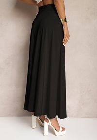 Renee - Czarna Rozkloszowana Spódnica High Waist z Marszczeniem w Pasie Nolisea. Stan: podwyższony. Kolor: czarny. Materiał: tkanina #5