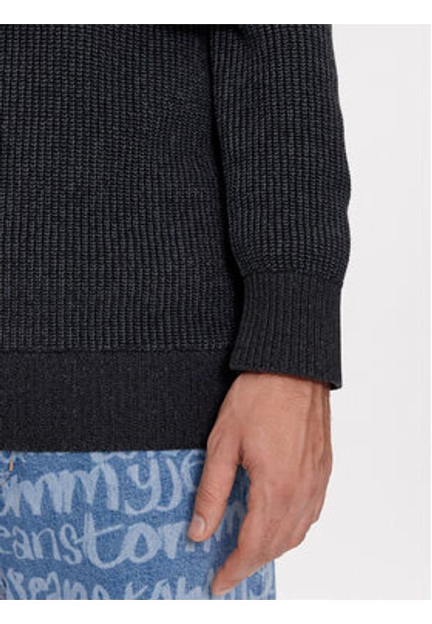 Tommy Jeans Sweter Tonal Xs Badge DM0DM17776 Czarny Regular Fit. Kolor: czarny. Materiał: bawełna