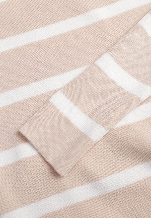 Born2be - Beżowy Sweter Oversize w Paski z Rękawami Nietoperz Caelania. Kolor: beżowy. Wzór: paski