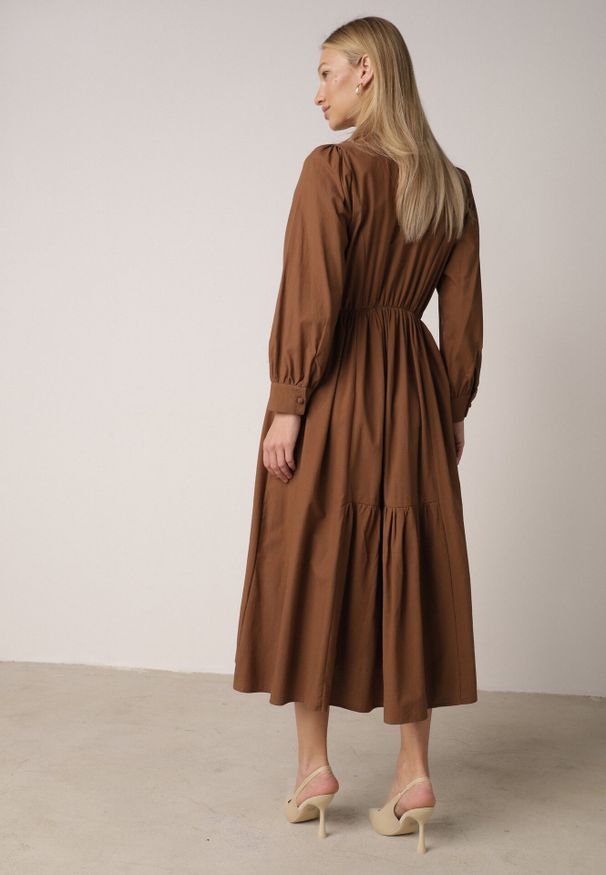 Born2be - Brązowa Bawełniano-Wiskozowa Sukienka Koszulowa z Imitacją Kieszeni Biriala. Okazja: na co dzień. Kolor: brązowy. Materiał: wiskoza, bawełna. Typ sukienki: koszulowe. Styl: casual, elegancki, klasyczny