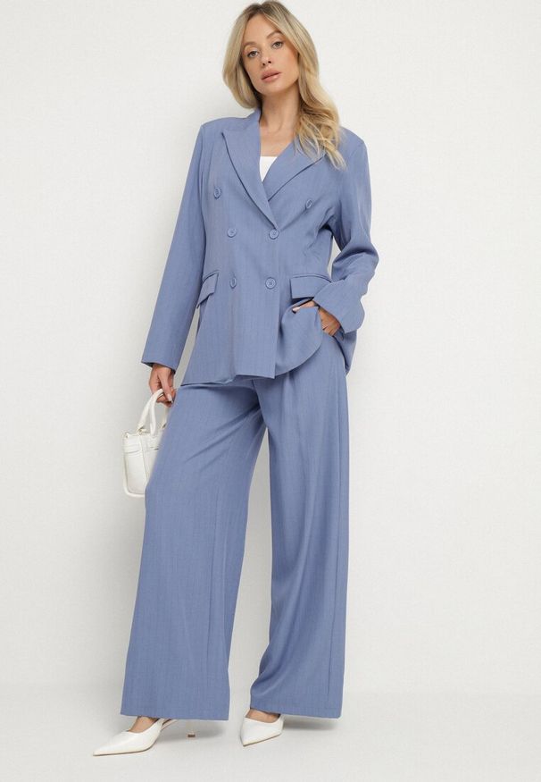 Born2be - Niebieskie Garniturowe Spodnie Szerokie z Wiskozą i Paskiem Ellifira. Okazja: na co dzień, na spotkanie biznesowe. Kolor: niebieski. Materiał: wiskoza. Styl: elegancki, biznesowy, casual