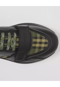 Burberry - BURBERRY - Czarne sneakersy w militarny wzór. Zapięcie: rzepy. Kolor: czarny. Materiał: materiał. Wzór: moro #3
