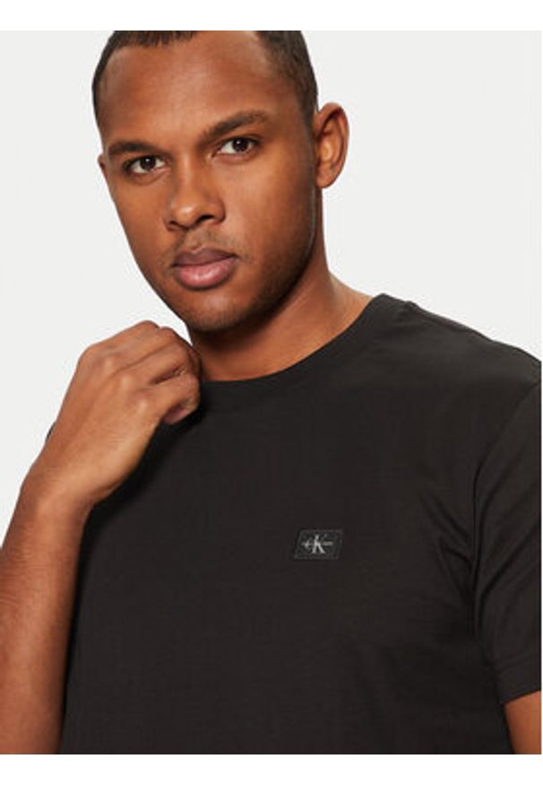 Calvin Klein Jeans T-Shirt J30J327100 Czarny Regular Fit. Kolor: czarny. Materiał: bawełna
