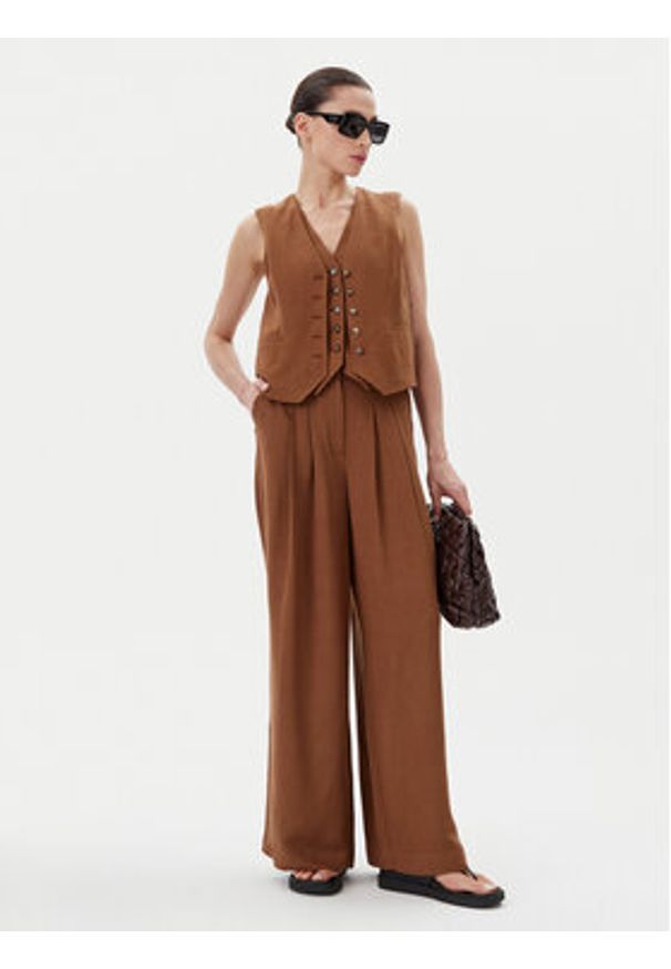 Herskind Spodnie materiałowe 5503840 Brązowy Regular Fit. Kolor: brązowy. Materiał: wiskoza