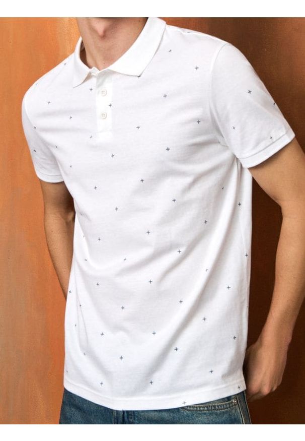 Sinsay - Koszulka polo ze wzorem - biały. Typ kołnierza: polo. Kolor: biały