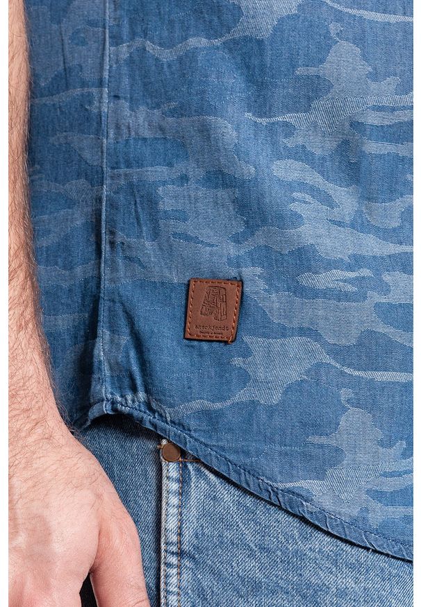 Anerkjendt - KOSZULA ANERKJENDT RUDY DARK DENIM 8.413.031. Kolor: brązowy. Materiał: denim. Wzór: aplikacja, moro