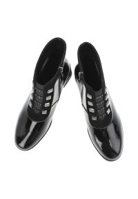 Czarne Botki S.Barski Modne Lakierowane Buty Damskie. Okazja: na co dzień. Zapięcie: pasek. Kolor: czarny. Materiał: lakier. Wzór: geometria, gładki. Obcas: na obcasie. Styl: casual, elegancki. Wysokość obcasa: średni #6