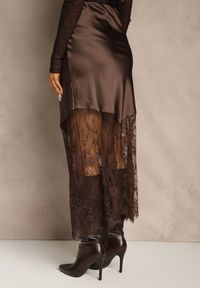 Renee - Brązowa Koktajlowa Spódnica z Satyny z Koronką Avelori. Kolor: brązowy. Materiał: satyna, koronka. Wzór: koronka. Styl: wizytowy #5