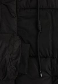 Renee - Czarna Kurtka Pikowana Puffer z Kapturem Mivvia. Typ kołnierza: kaptur. Kolor: czarny. Sezon: zima #3