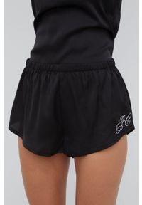 Juicy Couture szorty piżamowe damskie kolor czarny satynowa. Kolor: czarny. Materiał: satyna. Wzór: ze splotem