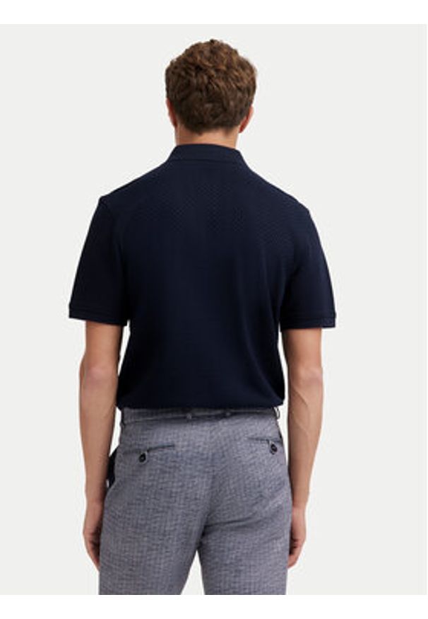 Bugatti Polo 8150-75104C Granatowy Regular Fit. Typ kołnierza: polo. Kolor: niebieski. Materiał: bawełna