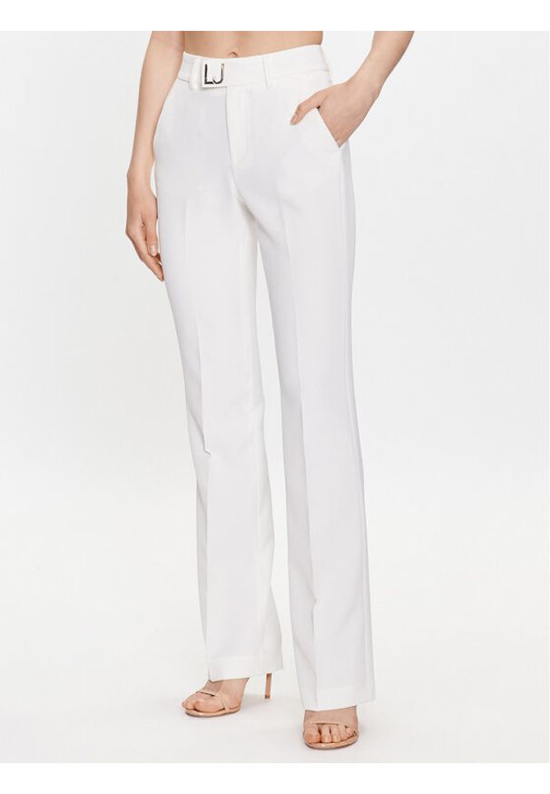 Liu Jo Spodnie materiałowe WA3434 T7896 Biały Regular Fit. Kolor: biały. Materiał: syntetyk
